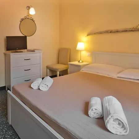 2 Passi Dal Mare * 菲纳莱利古雷